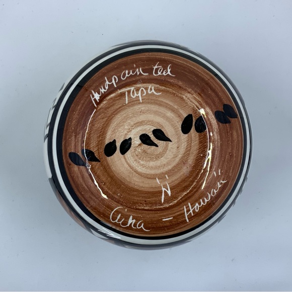 Hand painted pottery, signed by artist - Picture 5 of 7